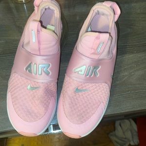 Used girls Nike sneakers